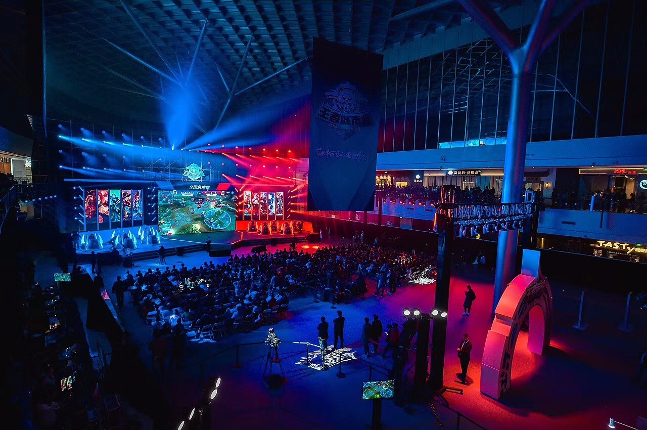 半决赛中， Spirit 和NAVI在IEM Katowice 2025吸引了创纪录的观众数量