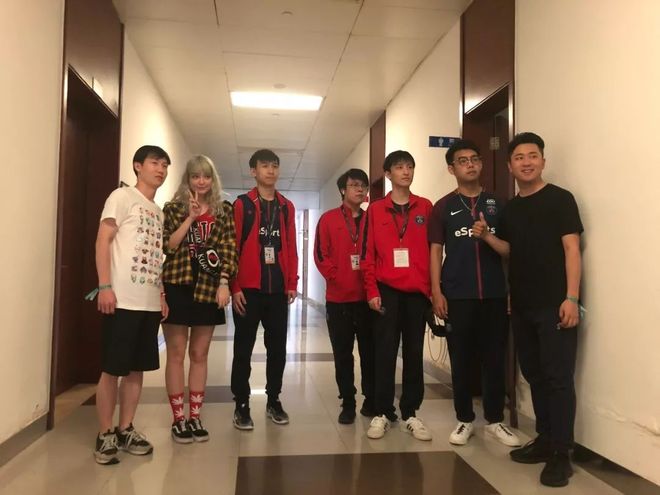 EDG Fearless Division发送新年祝福：请接受我们简单的祝福